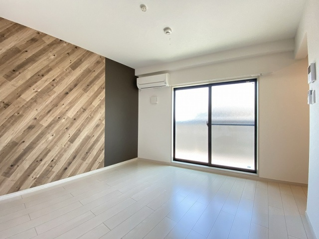 神戸市兵庫区会下山町２丁目のアパートの居間・リビング|リビング