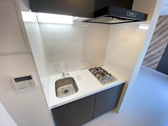 神戸市兵庫区会下山町２丁目のアパートのキッチン|システムキッチン（ガス２口）