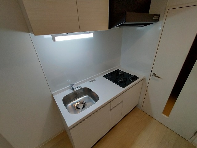 神戸市兵庫区西多聞通１丁目の賃貸マンションのキッチン|システムキッチン（ガス２口）