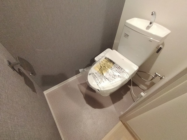 神戸市兵庫区西多聞通１丁目の賃貸マンションのトイレ|室内洗濯機置き場