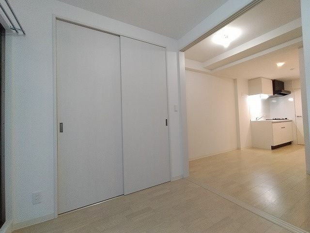 神戸市兵庫区西多聞通１丁目の賃貸マンションの内装|洋室