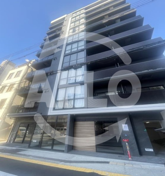 Osaka -The Peak Tsutenkaku