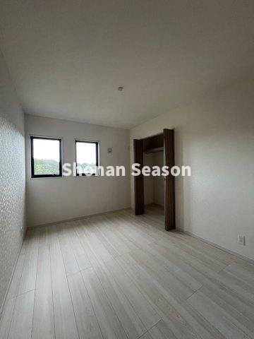 【洋室】 | 陽当り重視のお客様にもピッタリな全居室南向きのお住まいです。