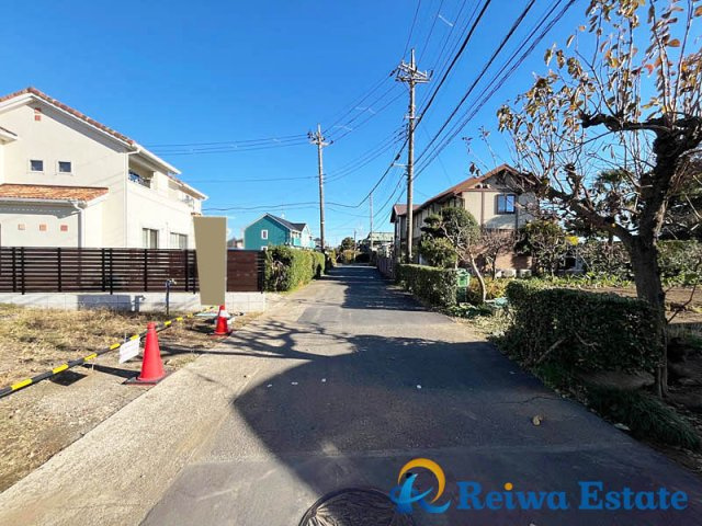 売地　高座郡寒川町田端　の前面道路含む現地写真