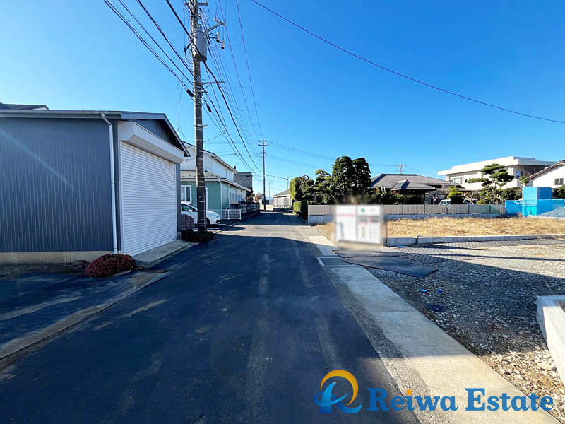 売地　高座郡寒川町田端　の前面道路含む現地写真