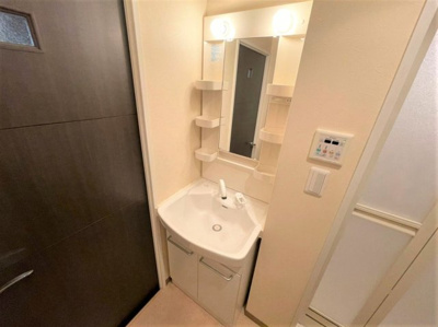 【洗面所】 | クレスティアステージア天神 | 別号室の写真になります。現況優先。
