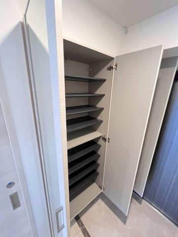 スプランディッド京橋EASTの玄関