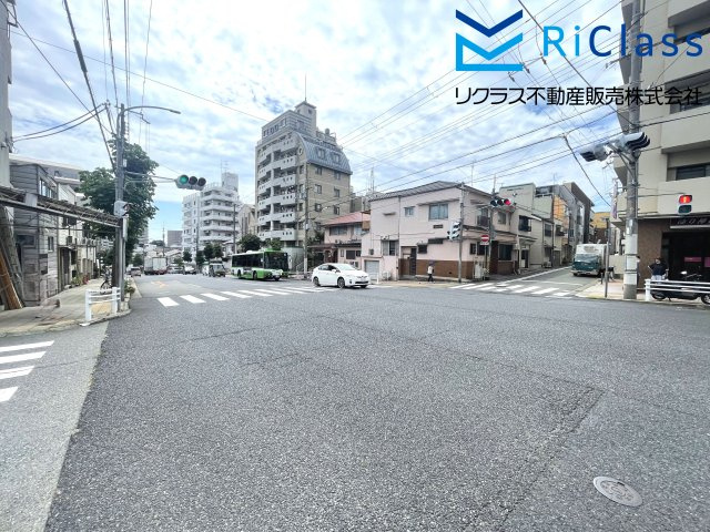 グランドプラザ菊水の周辺|マンション前の道路です