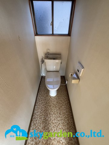 伊勢原市坪ノ内　中古戸建のトイレ