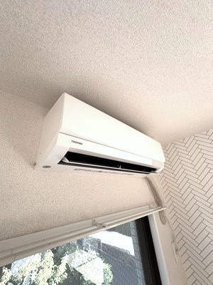 【設備】 | ガーデン平尾PAT1 | 暑い夏や寒い冬に大活躍！リビングダイニングキッチンにあるエアコンです☆冷暖房完備で1年中快適に過ごせます♪