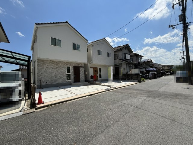 新築戸建　安東5丁目(1/2)の前面道路含む現地写真
