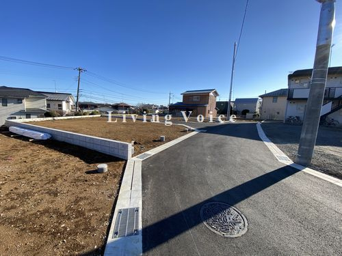 【前面道路含む現地写真】 | 【仲介手数料０円】伊勢原市伊勢原3丁目　土地（売地）建築条件なし　No,4　全5区画 | 全体【仲介手数料０円】伊勢原市伊勢原3丁目　土地（売地）建築条件なし　全5区画