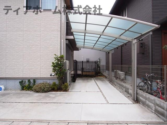 すみれ野１丁目戸建の駐車場