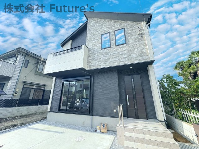 吉川市吉川二丁目　新築戸建　全3棟　3号棟の外観|前面6ｍ公道に面した邸宅