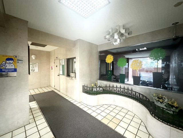 ライオンズマンション榴ケ岡第三のエントランス