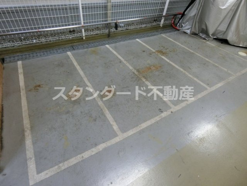 【駐車場】