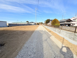 【前面道路含む現地写真】