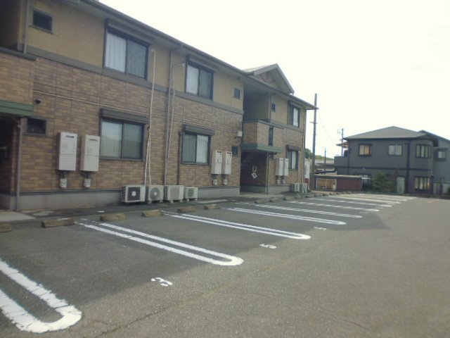 倉敷市広江６丁目のアパートの駐車場