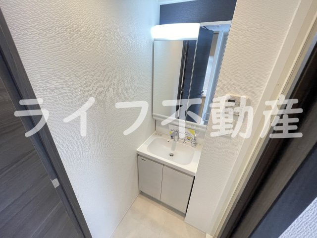 ファーストフィオーレ大阪城イーストの独立洗面台|独立洗面台あり、毎朝おしゃれに忙しい女性の方におすすめです