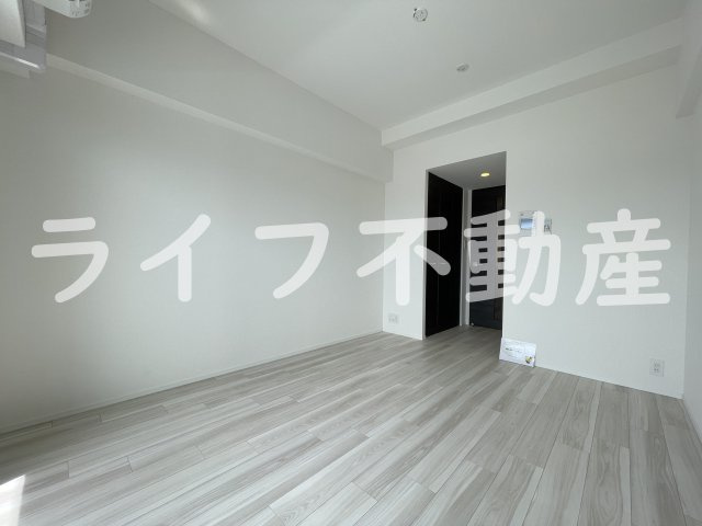 ファーストフィオーレ大阪城イーストの居間・リビング|こちらのリビングで趣味の時間をお楽しみください