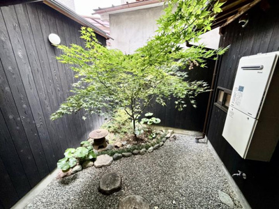 【庭】 | 大将軍川端町貸家