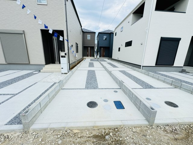 松戸市小山新築戸建【南部小学校：2分】の駐車場|3号棟駐車スペース・縦列２台駐車可
