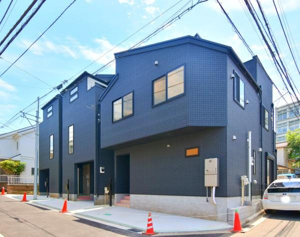 横浜市神奈川区六角橋３丁目の新築一戸建の外観|陽当りの良さが伝わります！
是非、現地にてご確認下さい。