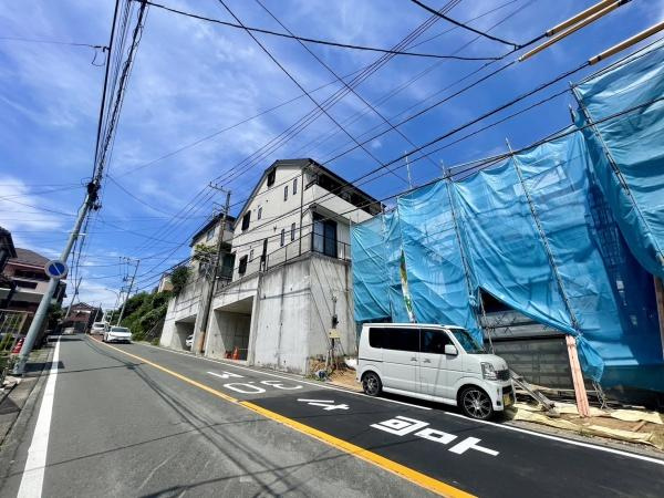 横浜市保土ケ谷区霞台の新築一戸建の前面道路含む現地写真|陽当りの良さ、住環境を現地にてご確認下さい！
周辺環境も合わせてご案内させて頂きます！