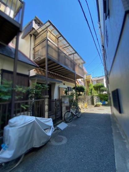 【前面道路含む現地写真】