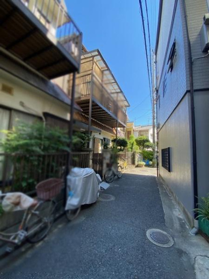 【前面道路含む現地写真】
