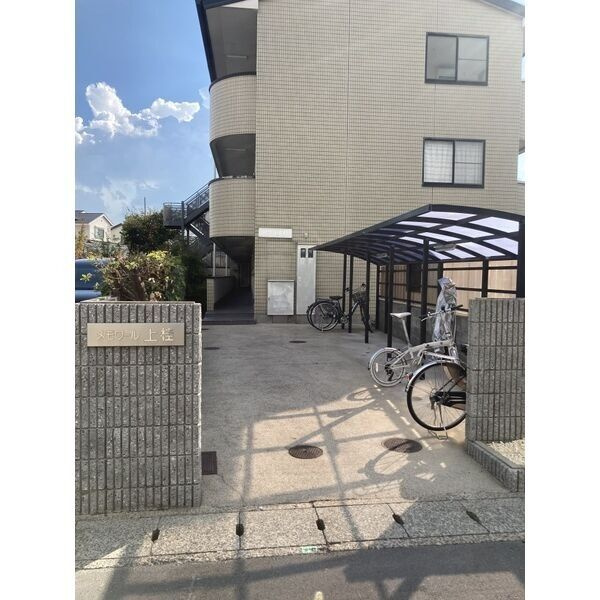 メモワール上桂のエントランス