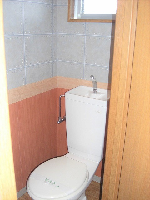 杉井流　一棟売マンションのトイレ|バスルームとトイレが別々のセパレートタイプです。