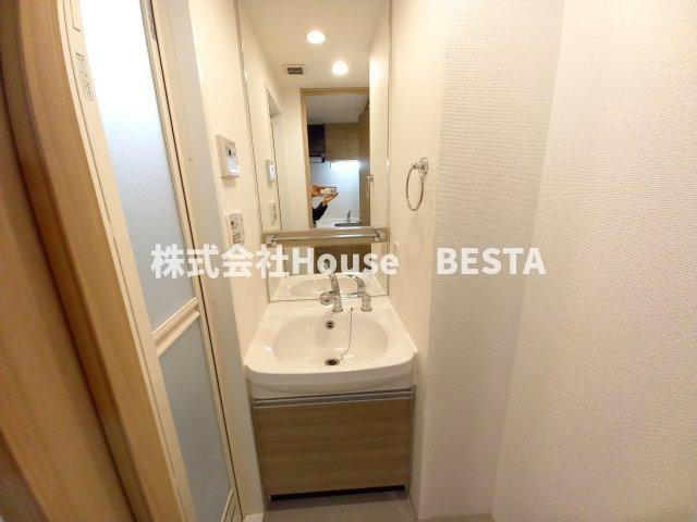 プレサンスみなと元町駅前の独立洗面台