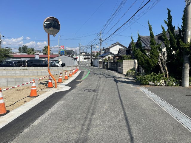 【商談中】知多市新舞子字大瀬　売地Aの前面道路含む現地写真