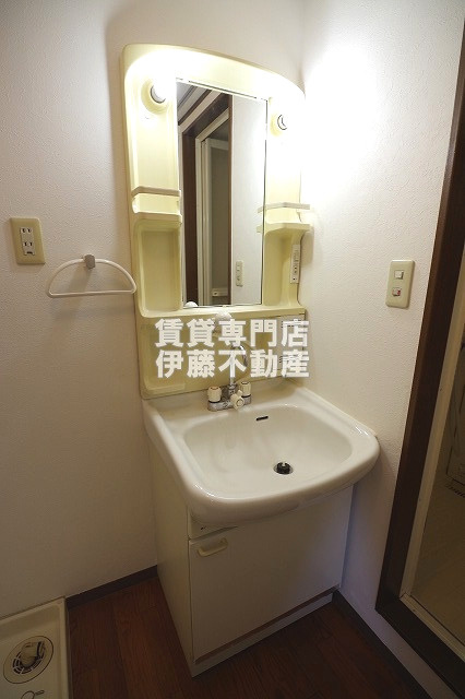 Villa上小田井壱番館の洗面所|独立洗髪洗面化粧台