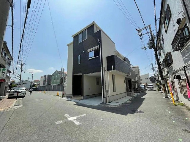 門真市沖町　未入居一戸建ての前面道路含む現地写真|前面道路含む現地写真　幅員7ｍ/4ｍ
■物件内覧・資金計画相談・住宅ローン相談、リフォーム相談、お問合せ受付中■
※当日・翌日のご内覧、ご相談はお電話でのお問合せがスムーズです！