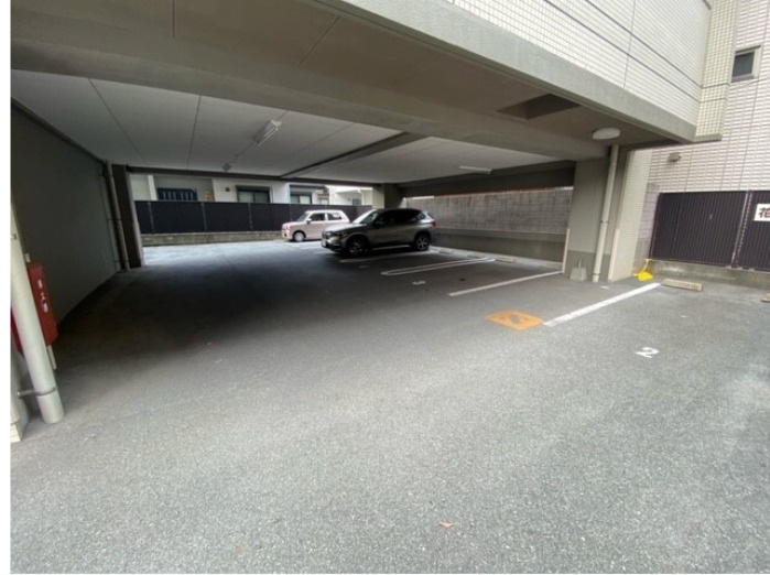 ａｄｏｒａｔｉｏｎ（アドラシオン）の駐車場