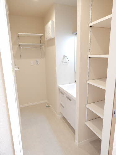熊本市南区南高江１丁目のアパートの独立洗面台