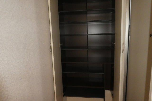 ルナⅣの内装|シューズボックス