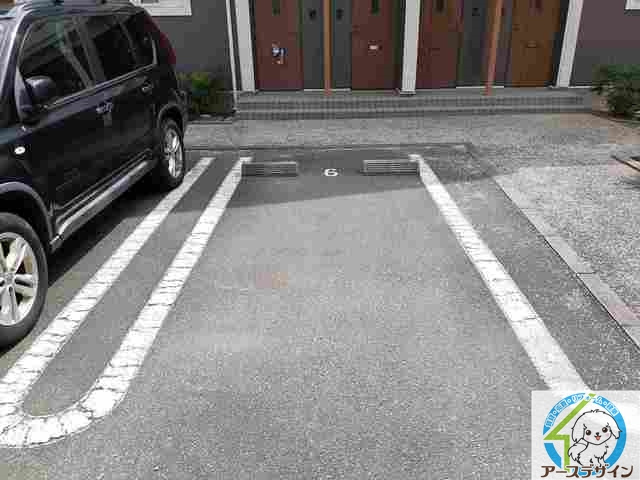 ラ・リヴィエールⅠの駐車場|駐車スペースもあります