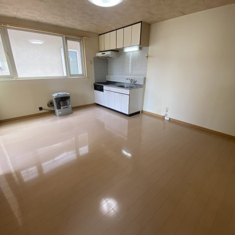 ハイツひとみの居間・リビング|使いやすいリビングです