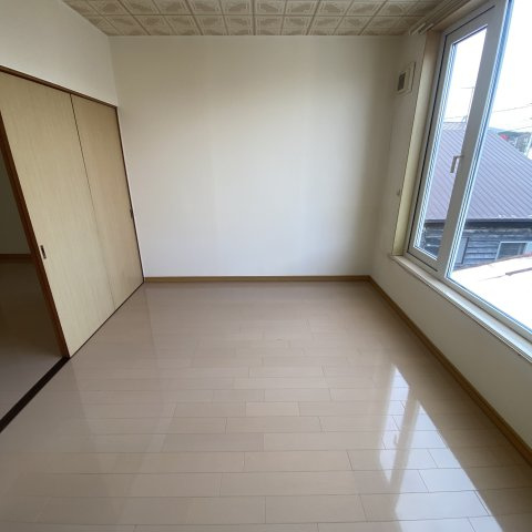 ハイツひとみの洋室|使い勝手のいい洋室です