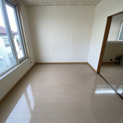 ハイツひとみの洋室|ゆったりした洋室です