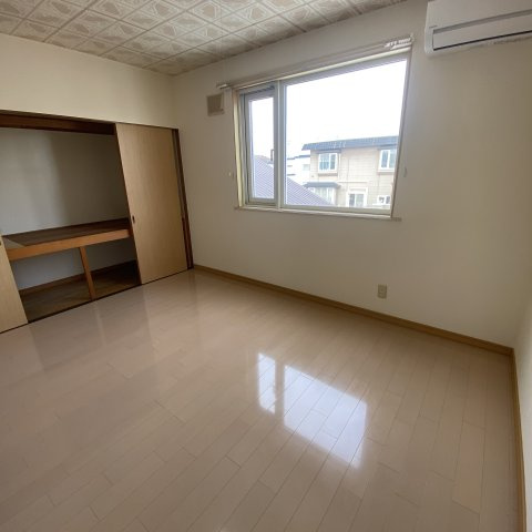 ハイツひとみの洋室|洋室です