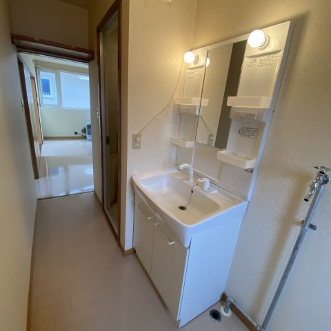 ハイツひとみの洗面所|忙しい朝には欠かせない洗面所です