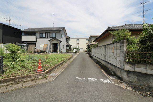 足利市江川町４丁目の売地の前面道路含む現地写真