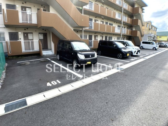 【駐車場】 | パークサイドスズキ | 駐車場があります