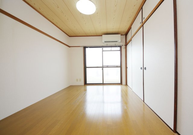 サンシャイン藤の洋室