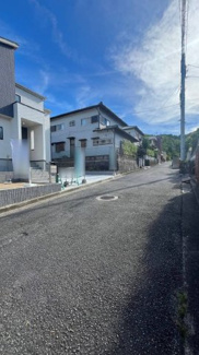 【前面道路含む現地写真】