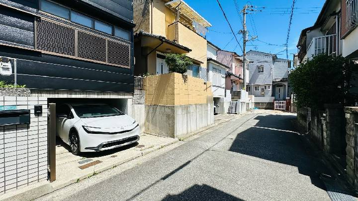 生瀬東町の前面道路含む現地写真